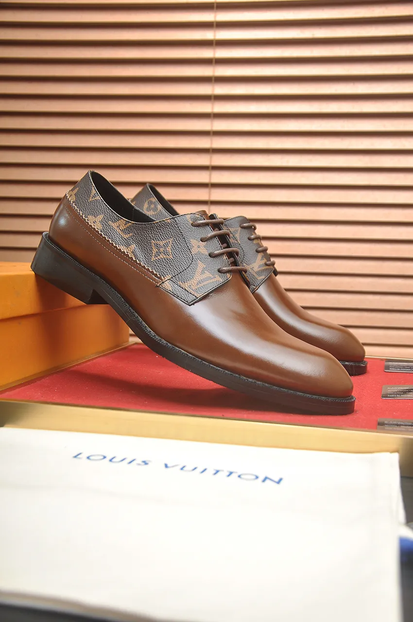Men's men's shoes 💰500💶 [LV] (original single cowhide lining) 🍀LV's latest genuine leather business suit shoes are launched simultaneously on the official website. The first-layer cowhide imported from Italy is made of heavy gold, 💥official website 1:1 rubber outsole. Versatile to wear, high-end without losing class, and the color combination is extraordinary. This four-season style is alluring when worn on your feet, showing off your big-name flair. Standard code 38-45 (45 customized)